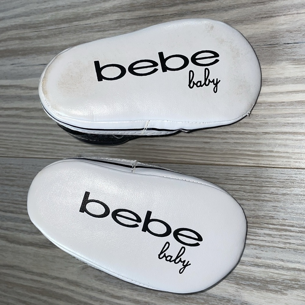 ⭐ Bebe Baby Boys Sneakers | Size 2 | Black & Silver Glitter ⭐ - Picture 4 of 4